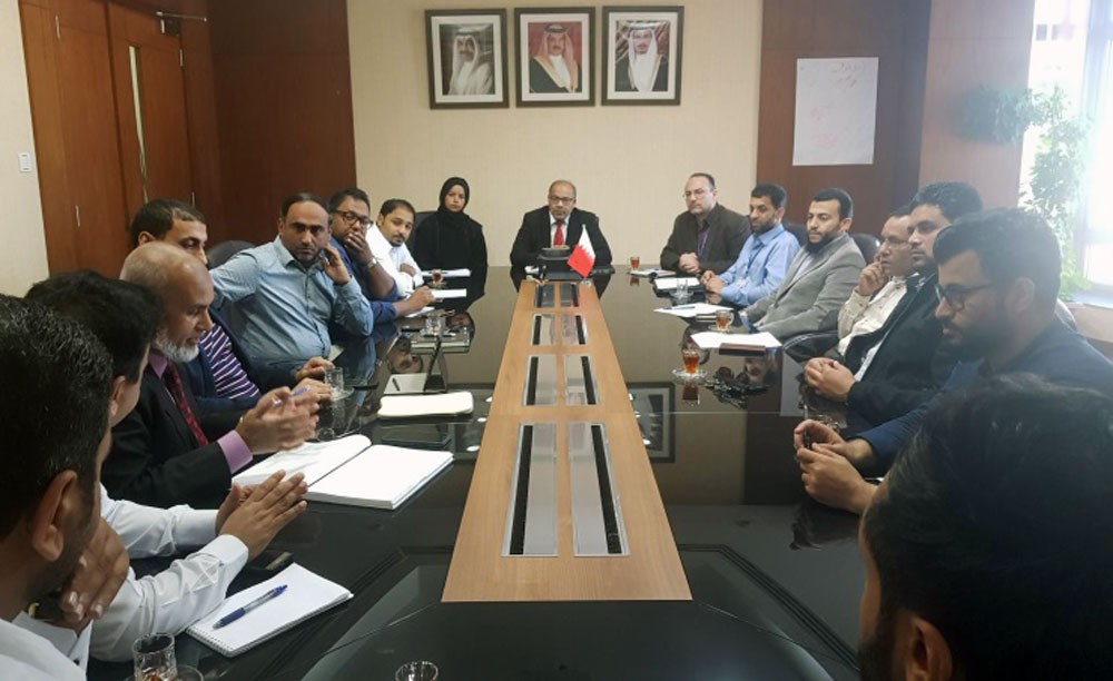الأشغال تعقد اجتماعاً تنسيقياً مع مهندسي المناطق بالكهرباء