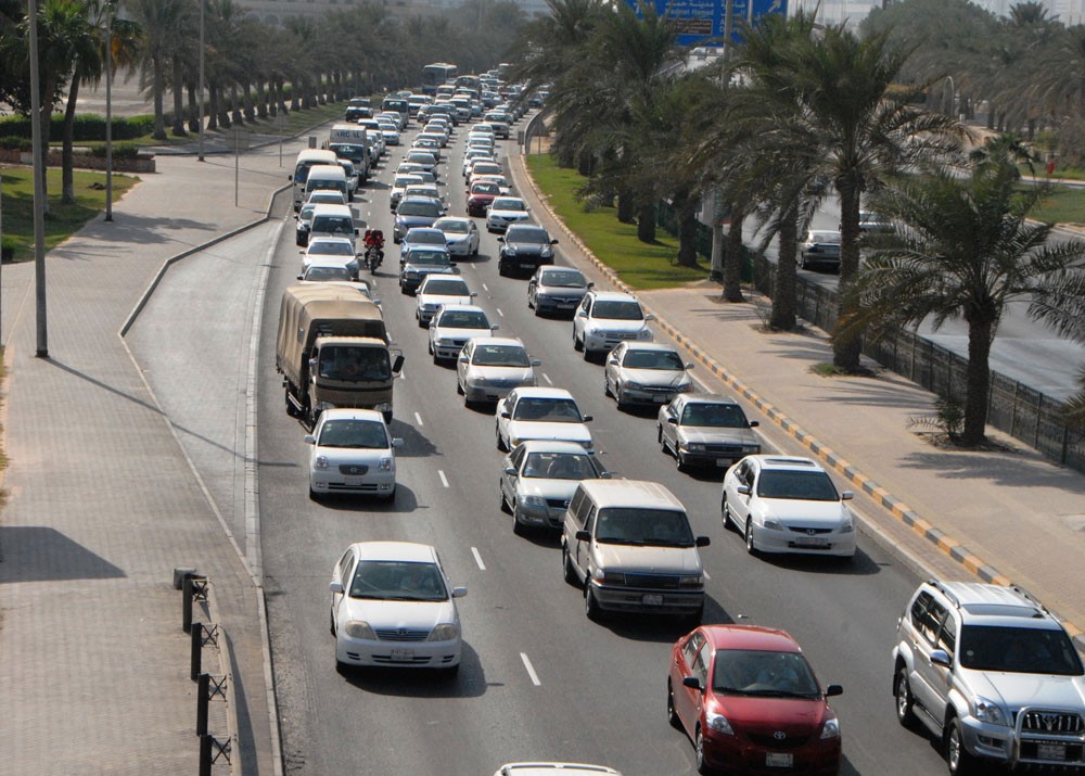 التصرفات غير اللائقة لسائق خليجي متهور تدخله الحبس شهر