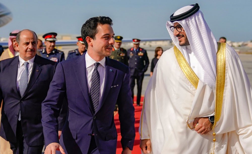 عيسى بن سلمان في مقدمة مستقبلي ولي عهد الأردن