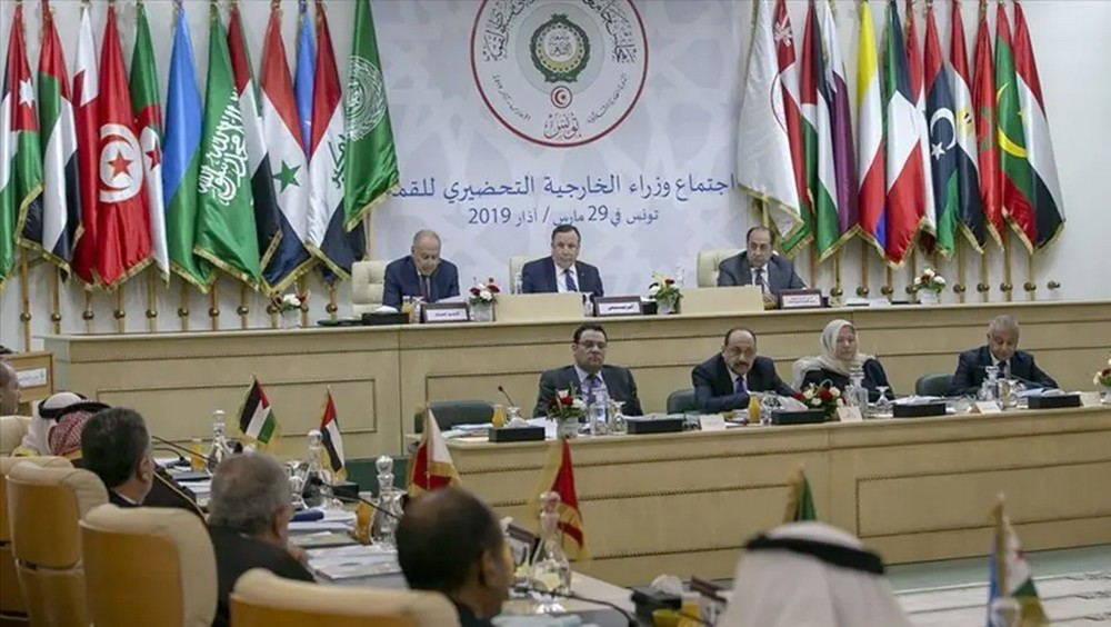 القمة العربية.. خلاف على عودة سوريا إلى الحضن العربي