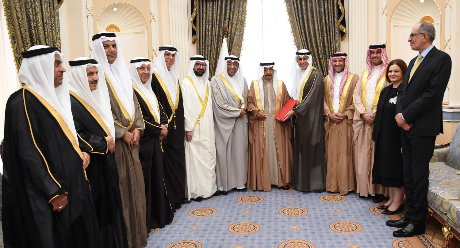 سمو رئيس الوزراء يتسلم توصيات اللجنة المشتركة بشأن دعم صغار التجار‎