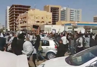 الشرطة السودانية تفرق "تجمعات" بالغاز المسيل للدموع
