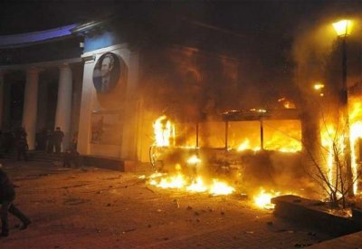 مصرع 20 شخصا جراء اندلاع حريق بحافلة في بيرو