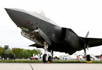 البنتاغون يعلق رسمياً تسليم طائرات F - 35 إلى تركيا