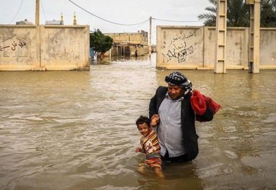 الفيضانات تغمر مدينة إيرانية وإخلاء قرى الأحواز مستمر