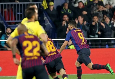 سواريز يشيد بروح لاعبي برشلونة بعد التعادل المثير