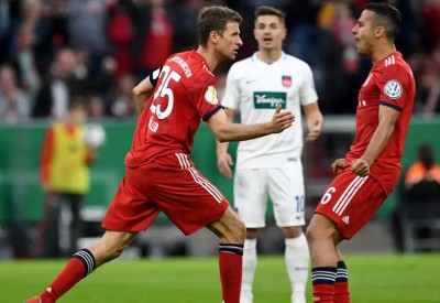 بايرن يفلت من هايدنهايم بصعوبة ويبلغ نصف نهائي الكأس