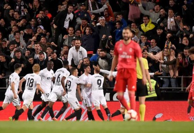 فالنسيا يهزم ريال مدريد بثنائية غيديس وغاراي ويقترب من "الأبطال"