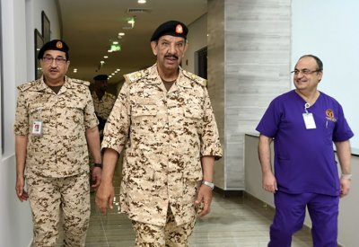 صاحب المعالي القائد العام لقوة دفاع البحرين يتفقد عددا من وحدات قوة الدفاع