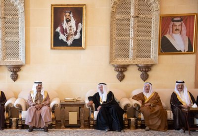 سمو رئيس الوزراء يستقبل المعزين بوفاة شقيقة سموه‎
