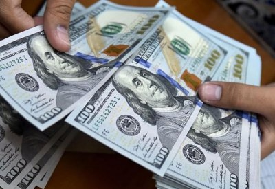 الدولار يلقى الدعم من تفاؤل التجارة قبل تقرير الوظائف