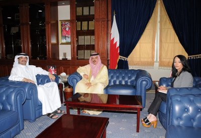 وزير التربية يطلع النائب البوعينين على الخدمات التعليمية