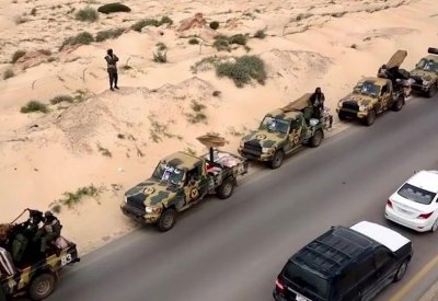 تلويح بسفك دماء في طرابلس.. الجيش يخلي بوابة 27