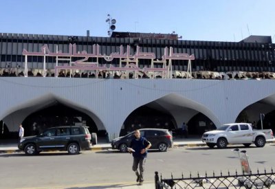 مطار طرابلس بين نارين.. "الوفاق" وحفتر يتنازعان السيطرة