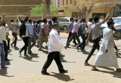 السودان.. تواصل الاعتصام أمام مقر قيادة الجيش بالخرطوم