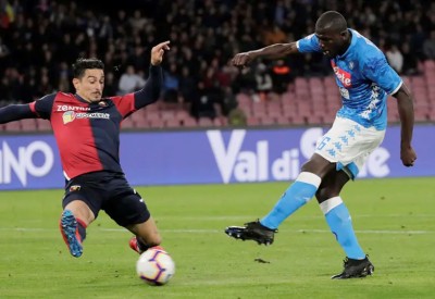 نابولي يتعادل مع جنوى ويؤجل تتويج يوفنتوس بلقب الدوري