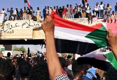 الجيش السوداني يؤكد: لا خطة لفض اعتصام القيادة العامة