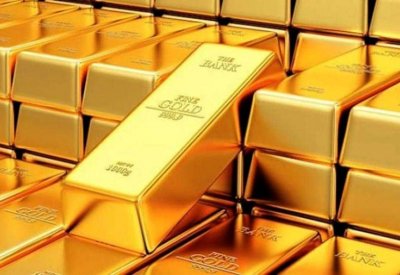 الذهب يتماسك قرب أعلى مستوى في أسبوعين