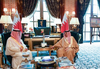جلالة الملك يستقبل سلطان ولاية إقليم جاهور دار التعظيم بماليزيا