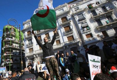 وسط تعزيزات أمنية مشددة.. تظاهرات جديدة في الجزائر