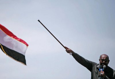 هل سيسلم المجلس العسكري البشير للمحكمة الجنائية؟