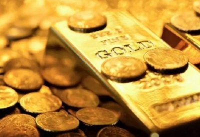أونصة الذهب تواجه صعوبة بالعودة إلى 1300 دولار