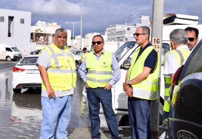 وزير الاشغال يتفقد المناطق المتضررة بالأمطار