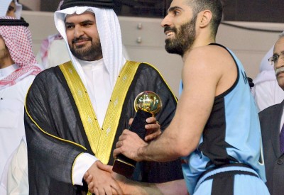سمو الشيخ عيسى بن علي يهنئ نادي الرفاع بتحقيق كأس خليفة بن سلمان