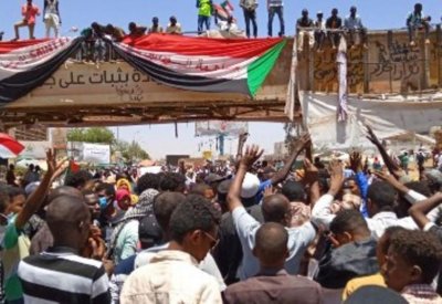 المعارضة السودانية تدعو إلى حل مؤسسات النظام السابق