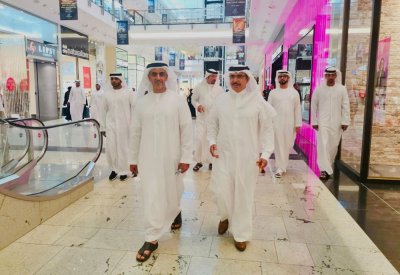 وزير الداخلية الإماراتي يشيد بما تتمتع به البحرين من أمن واستقرار