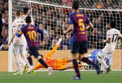 برشلونة يستعرض ويقصي يونايتد من "الأبطال"