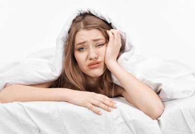 لا تبقَ بالسرير طويلاً.. 5 مفاهيم خاطئة عن النوم