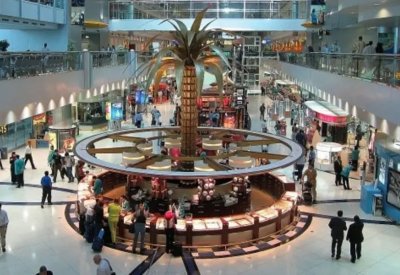 الإمارات.. 12.4 مليار درهم فائض دخل السياحة والسفر