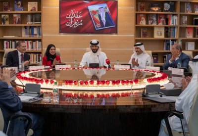 سمو الشيخ ناصر بن حمد: كتاب عقدان مزهران خلده جلالة الملك بإنجازاته