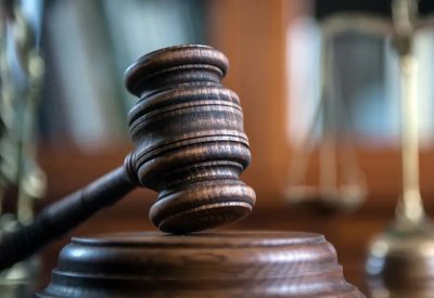 الجزائر.. أمر قضائي بالقبض على قائدين عسكريين سابقين