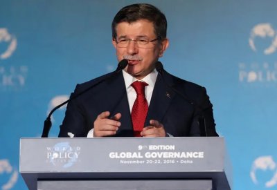 أحمد داود أوغلو ينتقد أردوغان.. "أضر بحزبنا"