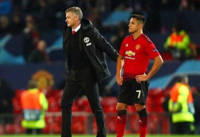 سولشاير يطالب لاعبي يونايتد بالرد على المنتقدين في مباراة سيتي