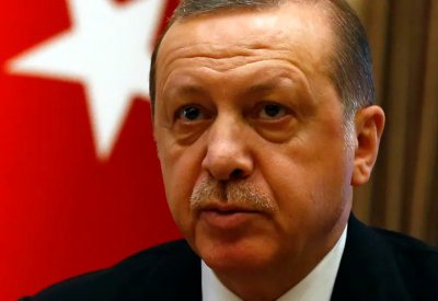 بلومبيرغ: أردوغان يواجه تمردا نادرا داخل صفوف حزبه