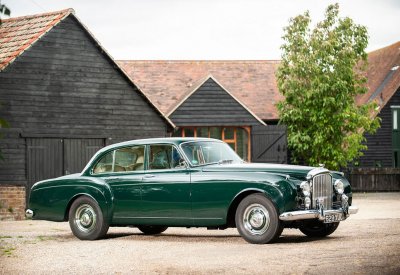 قرنٌ من الابتكارات المتميّزة لــ BENTLEY S2 CONTINENTAL FLYING SPUR