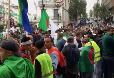 الجزائر.. الجيش يحذر من محاولات اختراق المسيرات السلمية