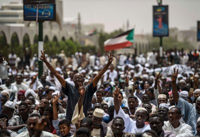 السودان.. أول اجتماع بين المجلس الانتقالي ولجنة التفاوض