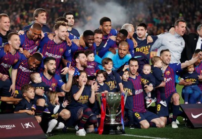 برشلونة يهزم ليفانتي ويتوج بلقب الدوري الإسباني