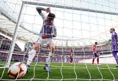 أتلتيكو مدريد يحقق فوزاً صعباً على بلد الوليد