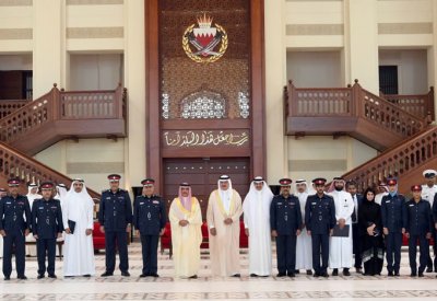 وزير الداخلية يكرم الإدارات الفائزة بجوائز التميز