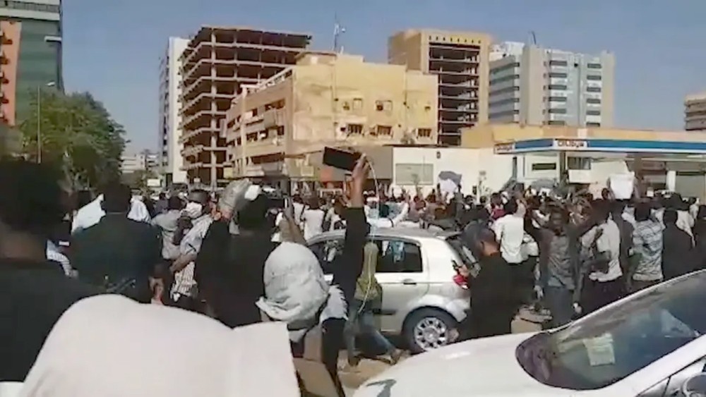 الشرطة السودانية تفرق "تجمعات" بالغاز المسيل للدموع