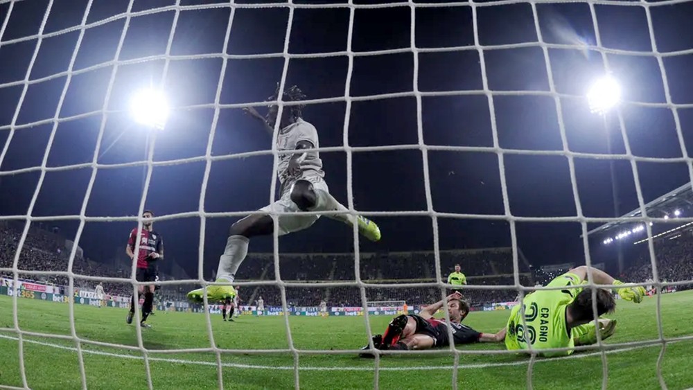 يوفنتوس يتجاوز كالياري ويقترب من لقب الدوري الإيطالي