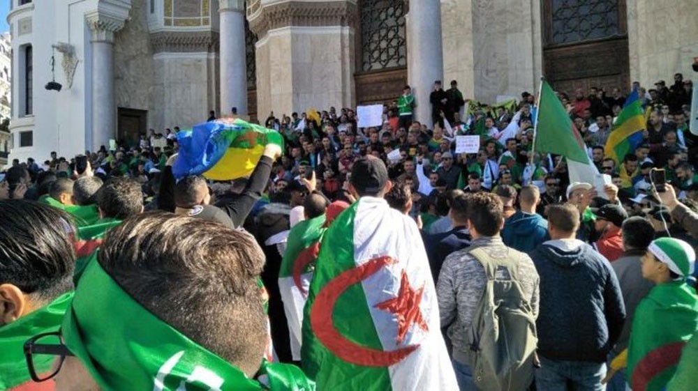 موسكو تدعو لانتقال للسلطة في الجزائر دون تدخل خارجي