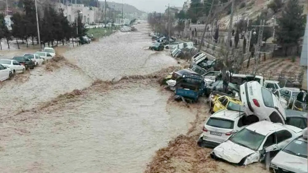 الفيضانات تظهر خلافات إيران الداخلية.. وروحاني يتعهد بإصلاح الضرر