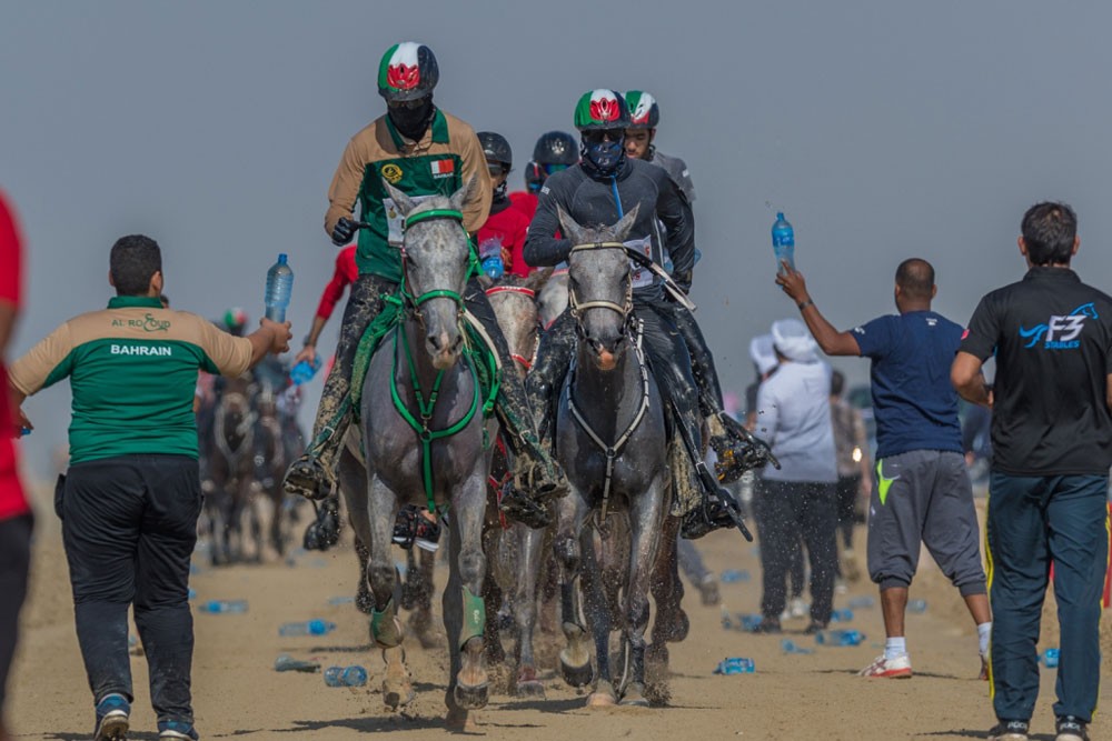 انطلاق بطولة ناصر بن حمد للقدرة بسباق 40 و 80 كيلومتر محلي وتأهيلي