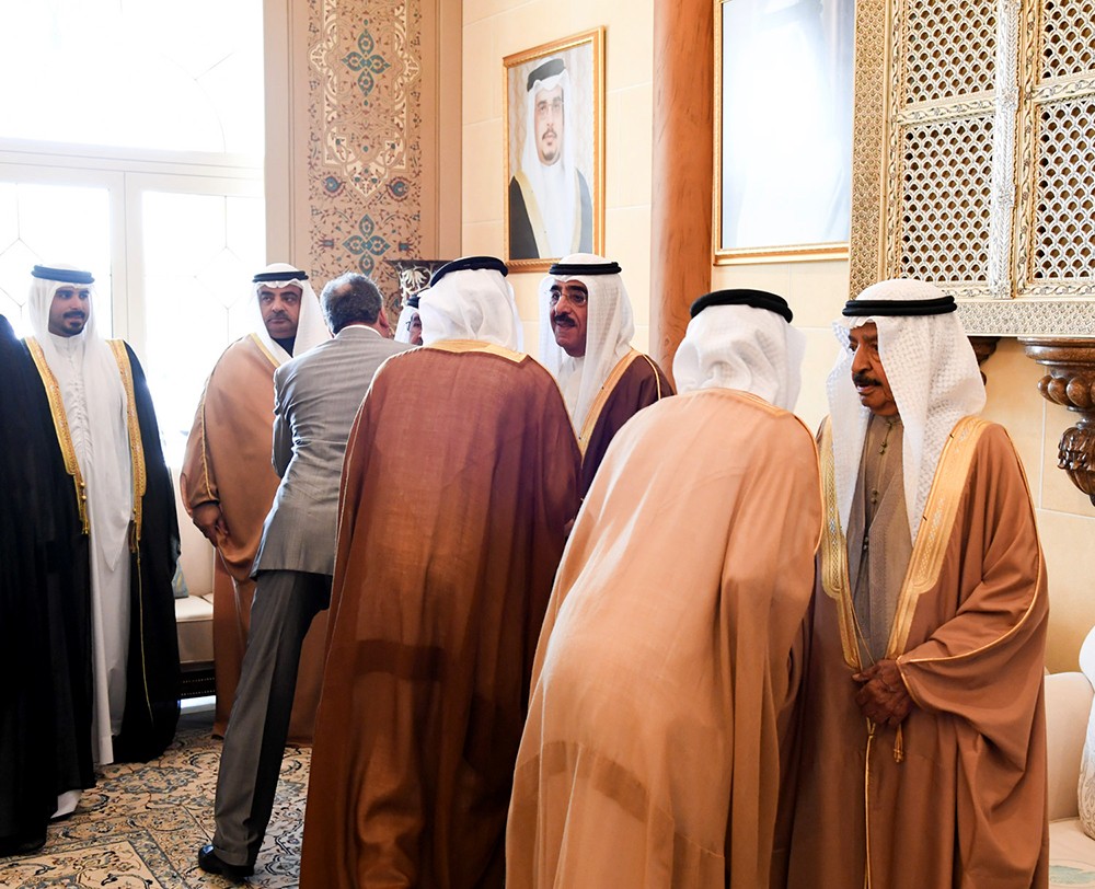 سمو رئيس الوزراء يستقبل جموعا من المواطنين‎